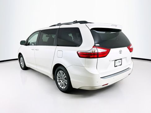 Used 2015 Toyota Sienna XLE Premium image 5