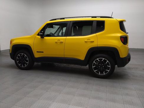 Used 2023 Jeep Renegade Latitude image 3