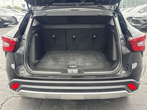 Certified 2024 Chevrolet Trax LT w/ Sunroof Package FWD image 24