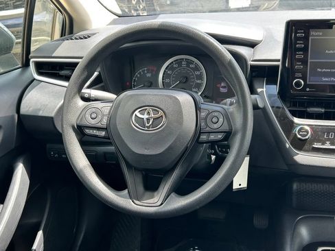 Used 2021 Toyota Corolla LE FWD image 33