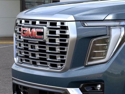 New 2026 GMC Yukon Denali w/ Sun & Power Step Package image 13