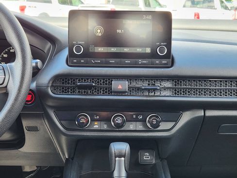 Used 2025 Honda HR-V LX image 17