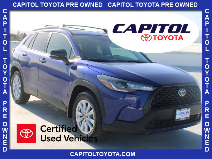 Certified 2025 Toyota Corolla Cross LE FWD image 1