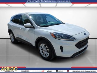 Used 2021 Ford Escape SE image 1