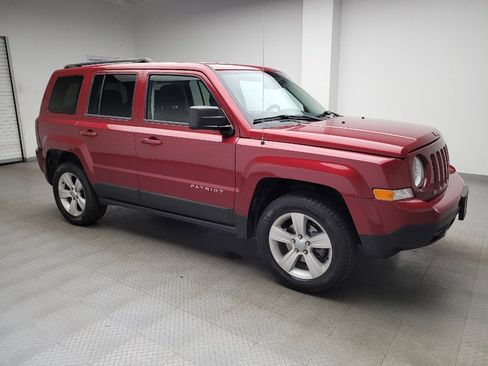 Used 2016 Jeep Patriot Latitude AWD/4WD image 11
