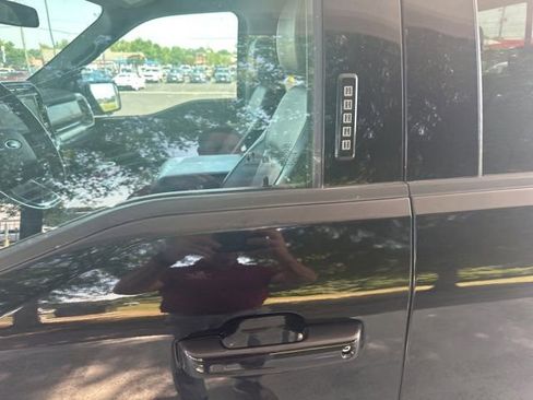 Used 2022 Ford F150 Lariat w/ Trailer Tow Package AWD/4WD image 15