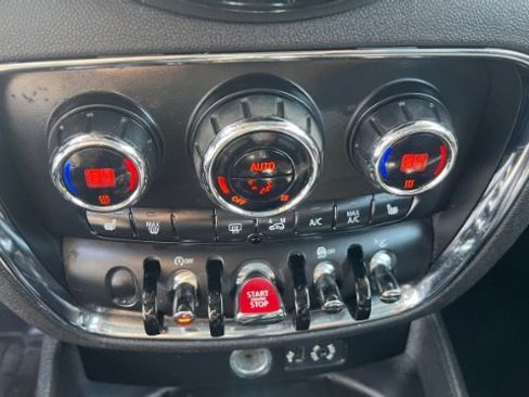 Used 2016 MINI Cooper Clubman S image 12