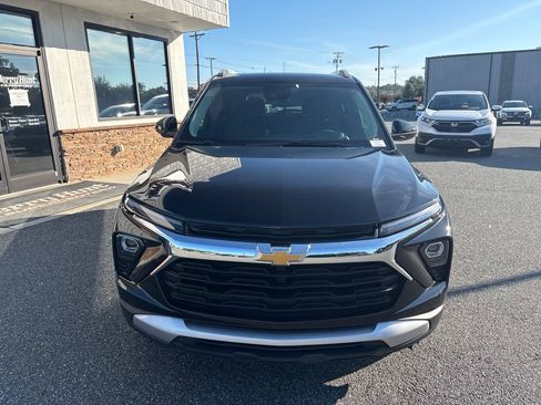 Used 2025 Chevrolet TrailBlazer LT AWD/4WD image 12
