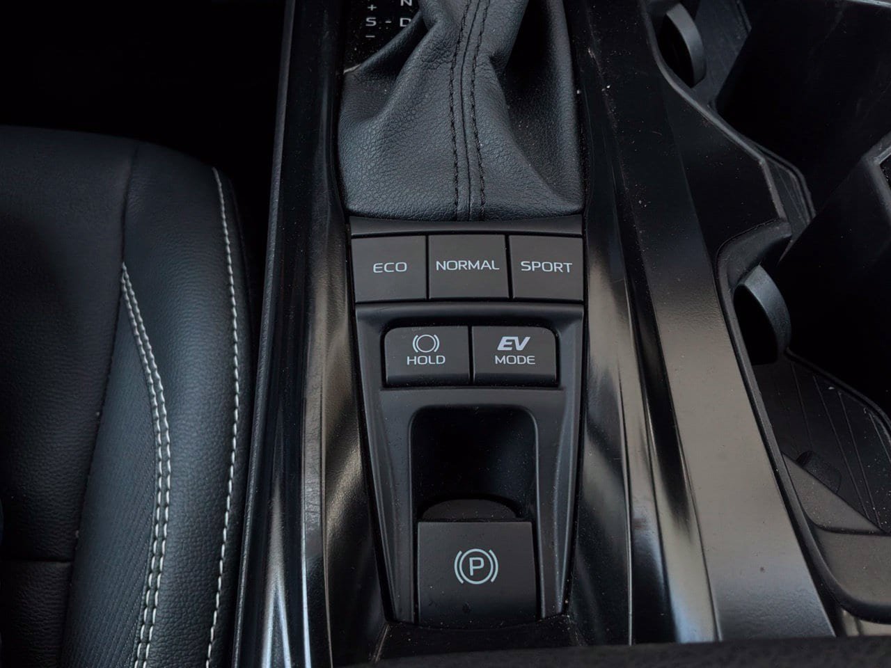 Used 2026 Toyota Camry SE FWD image 24