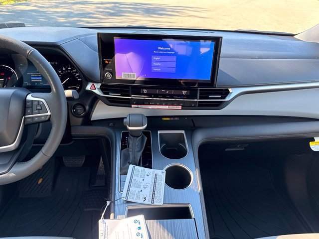 New 2026 Toyota Sienna XLE AWD/4WD image 21