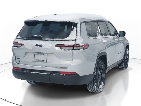 New 2025 Jeep Grand Cherokee L Altitude image 4
