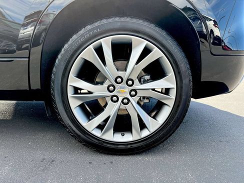 Used 2019 Chevrolet Blazer Premier w/ Sun and Wheels Package AWD/4WD image 27