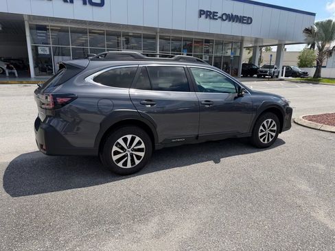 Used 2024 Subaru Outback Premium AWD/4WD image 3