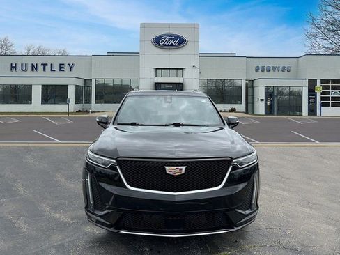 Used 2024 Cadillac XT6 Sport w/ Technology Package image 3