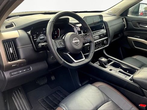 Used 2024 Nissan Pathfinder Platinum w/ Cargo Package image 14