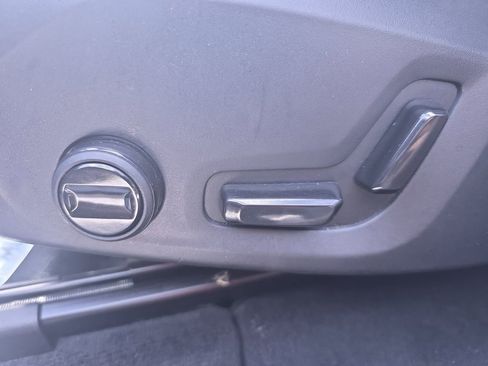 Certified 2025 Volvo XC60 B5 Core AWD/4WD image 31