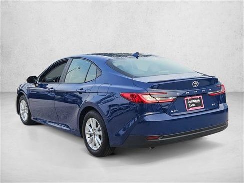 Used 2025 Toyota Camry LE w/ Convenience Package FWD image 8