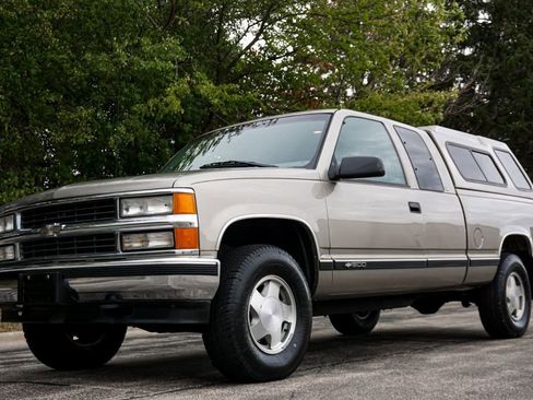 Used 1998 Chevrolet Silverado 1500 4x4 Extended Cab w/ Preferred Equipment Group 2 image 5