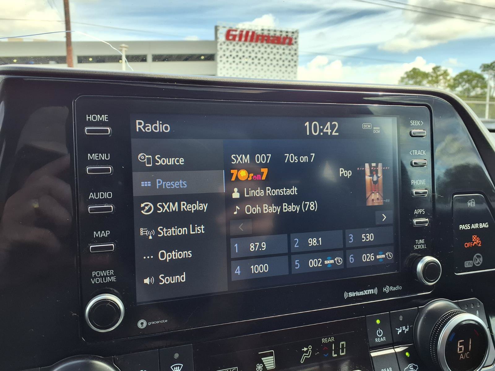 Used 2021 Toyota Highlander XLE FWD image 7