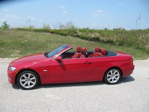 Used 2008 BMW 335i Convertible w/ Premium Pkg RWD image 2