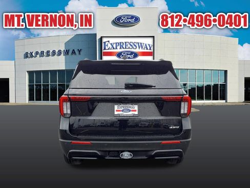 Used 2025 Ford Explorer ST-Line w/ ST-Line Street Pack image 7