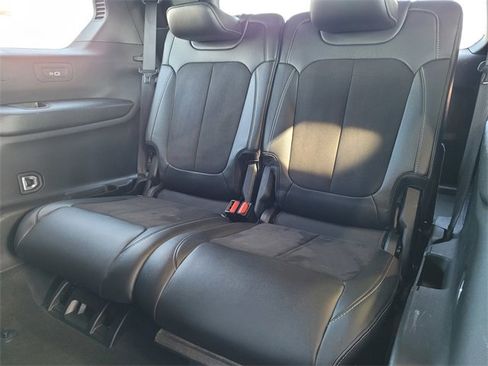 Certified 2024 Jeep Grand Cherokee L Laredo image 18