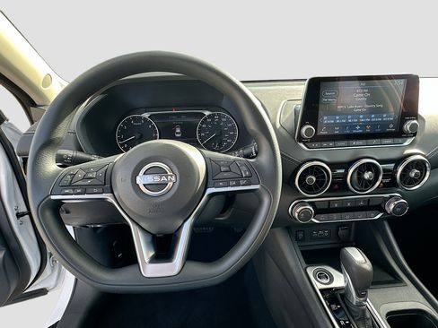 Used 2025 Nissan Sentra SV w/ Lighting Package image 11
