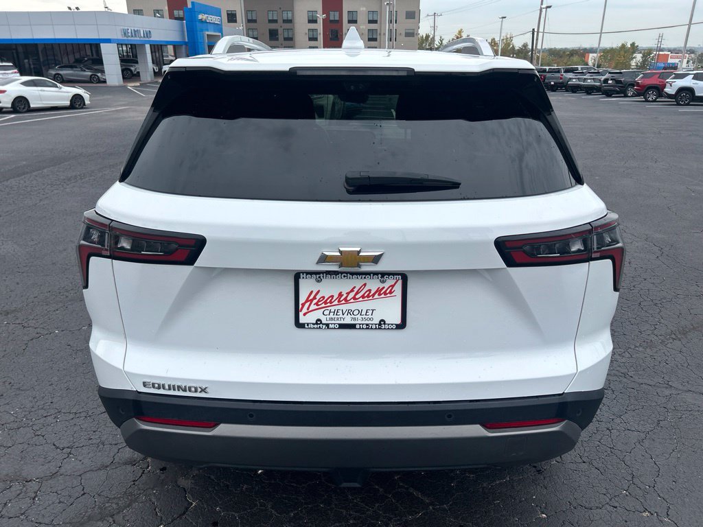 Used 2025 Chevrolet Equinox LT w/ Convenience Package II FWD image 6