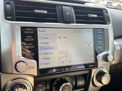 Used 2021 Toyota 4Runner SR5 Premium image 10