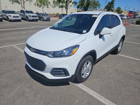 Used 2022 Chevrolet Trax LS w/ Tint and Cruise Package AWD/4WD image 1