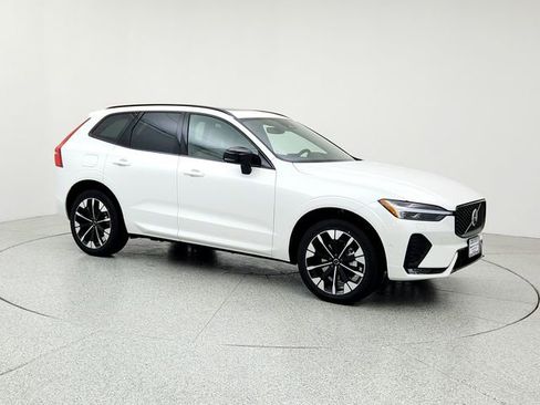 New 2026 Volvo XC60 B5 Plus w/ Climate Package PRO image 3