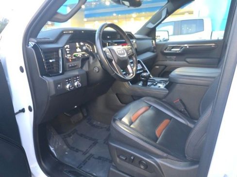 Used 2023 GMC Sierra 1500 AT4 w/ AT4 Premium Package image 15