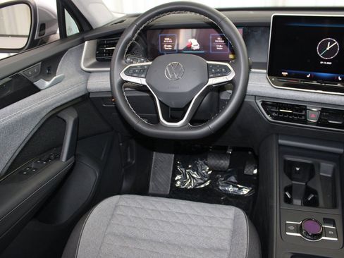 New 2025 Volkswagen Tiguan S FWD image 23