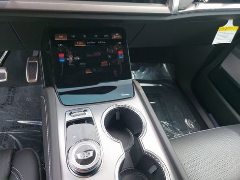 New 2026 Cadillac Vistiq Sport w/ LPO, Floor Liner Package image 29