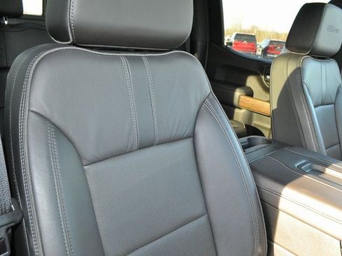 Used 2019 Chevrolet Silverado 1500 High Country w/ Technology Package image 21