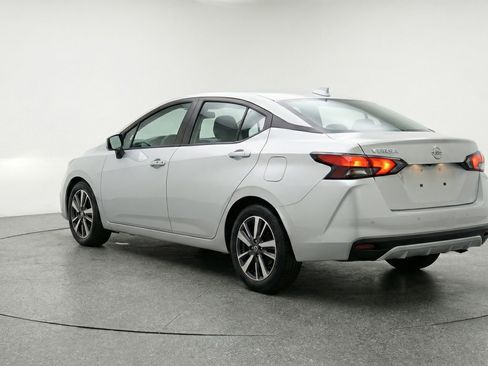 Used 2025 Nissan Versa SV image 6