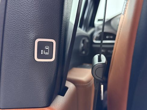 New 2026 Chrysler Pacifica Pinnacle image 31