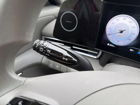 Certified 2024 Hyundai Elantra SEL FWD image 28