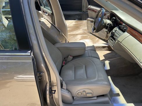 Used 2003 Cadillac De Ville w/ Comfort & Convenience Package image 44