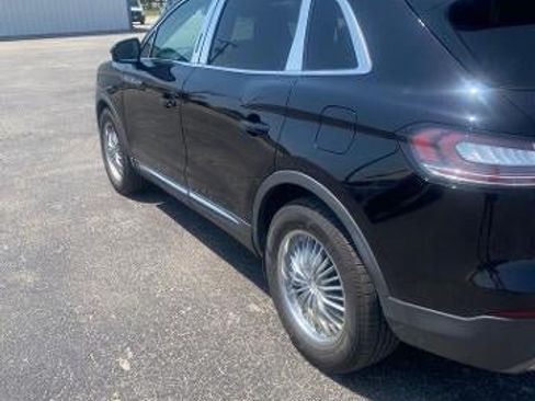Used 2022 Lincoln Nautilus Reserve FWD image 2