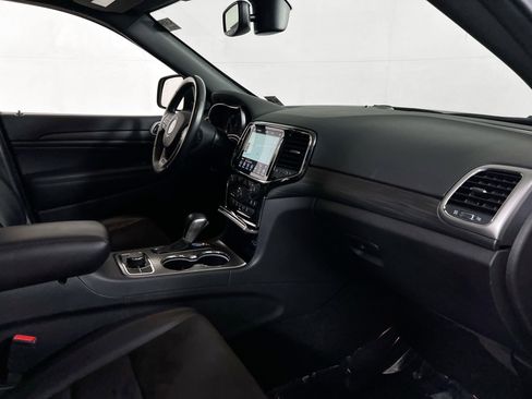 Used 2022 Jeep Grand Cherokee Laredo X AWD/4WD image 29