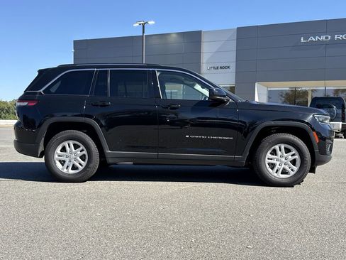 Used 2023 Jeep Grand Cherokee Laredo w/ Luxury Tech Group I image 3