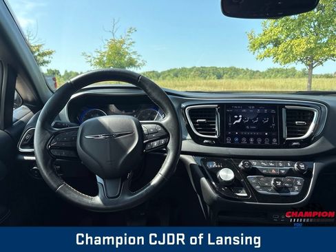 Used 2020 Chrysler Pacifica Touring-L w/ Advanced Safetytec Group FWD image 2