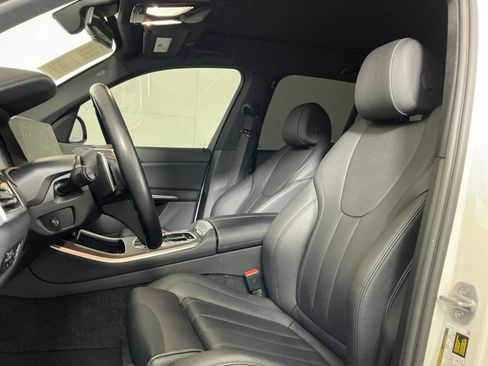 Used 2022 BMW X5 xDrive40i w/ Parking Assistance Package AWD/4WD image 22