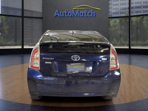 Used 2014 Toyota Prius Four image 9