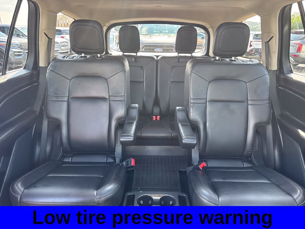 Used 2023 Lincoln Aviator AWD w/ Premium Package image 14