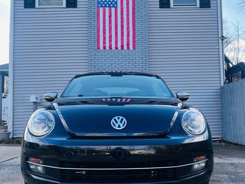 Used 2013 Volkswagen Beetle Turbo image 3