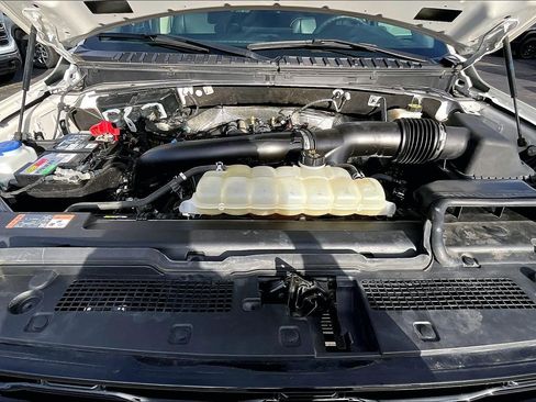 Used 2022 Ford Expedition Max XLT image 9