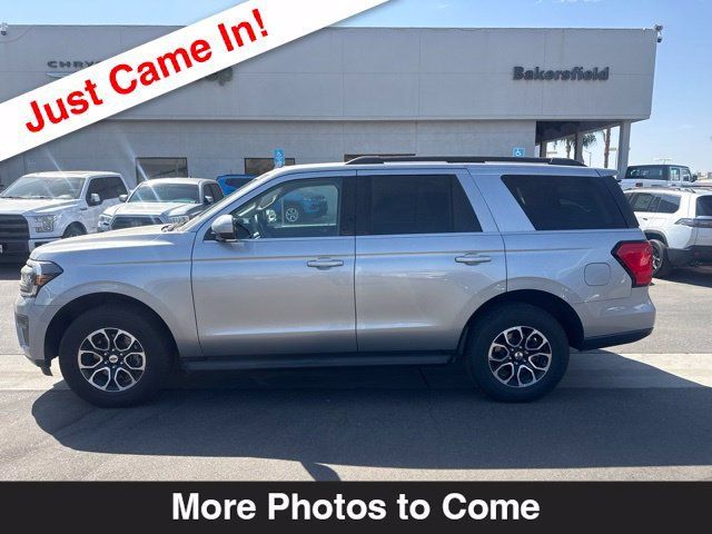 Used 2024 Ford Expedition XLT RWD image 2