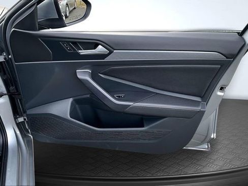 Used 2024 Volkswagen Jetta SE image 26